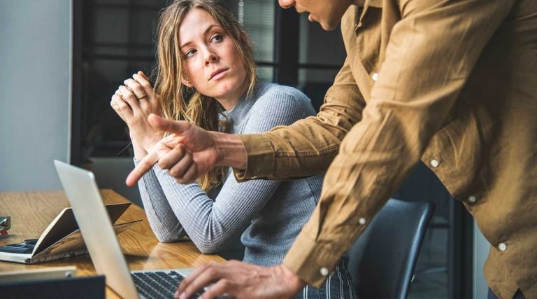 Como a Integração de Marketing e Tecnologia Impulsiona o Crescimento das Pequenas e Médias Empresas